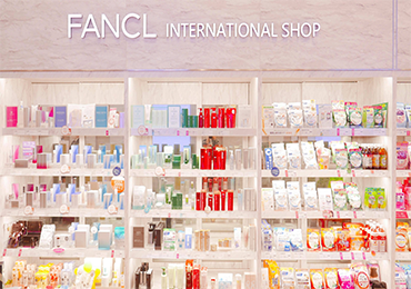 All FANCL stores in Japan use 100% PLA displays.